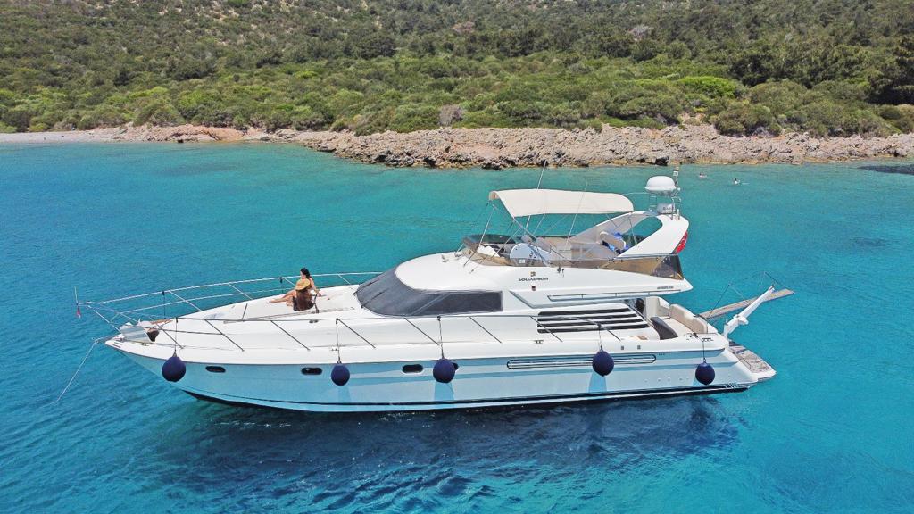 Daily Private Motor Yacth Tour