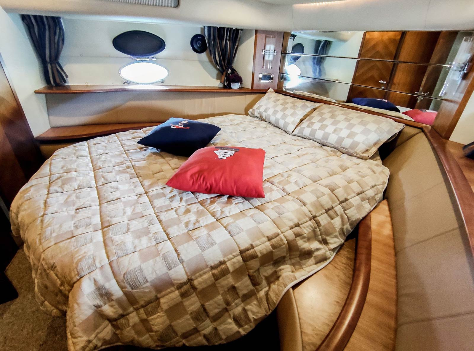 Azimut 46
