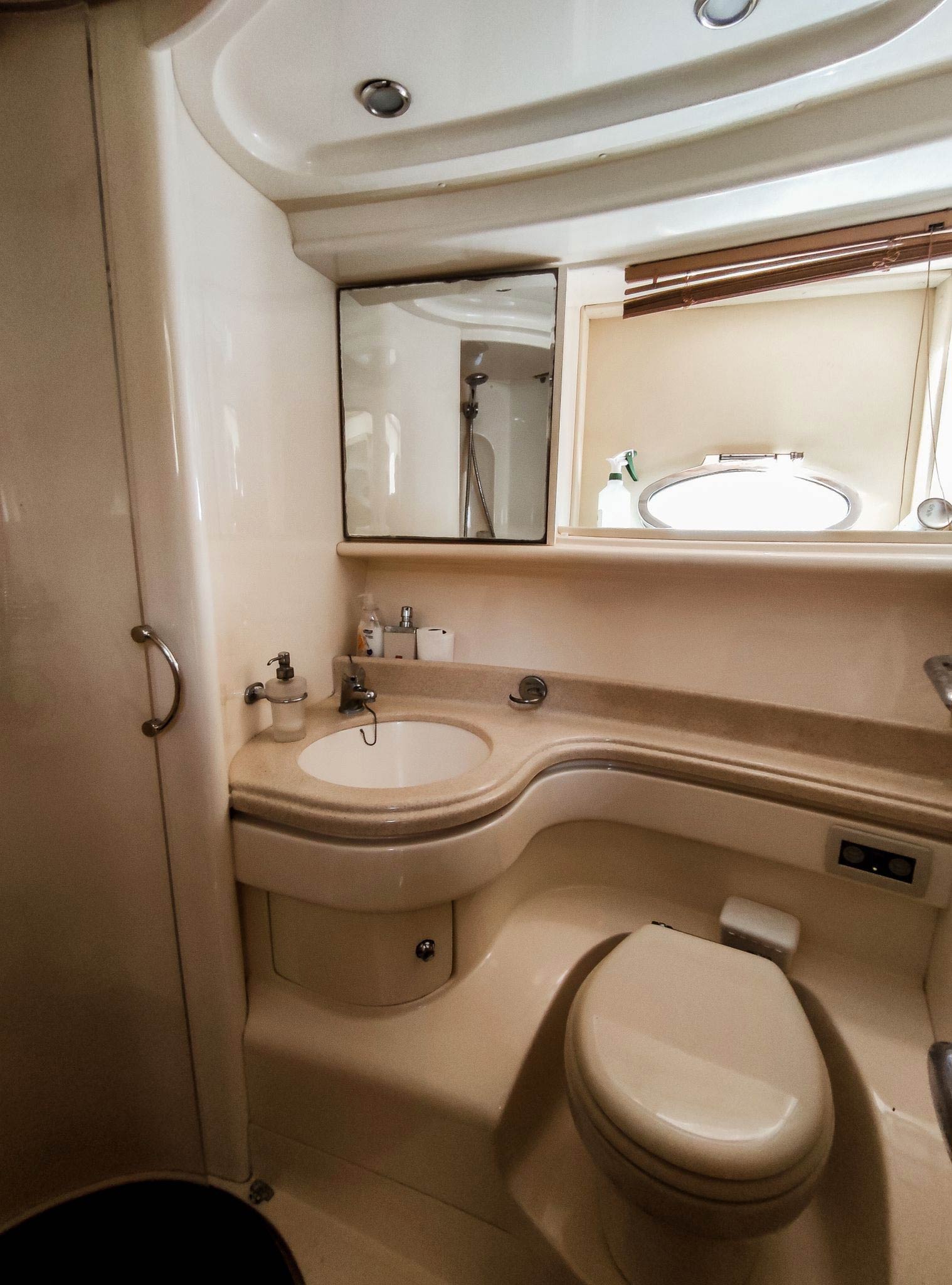 Azimut 46